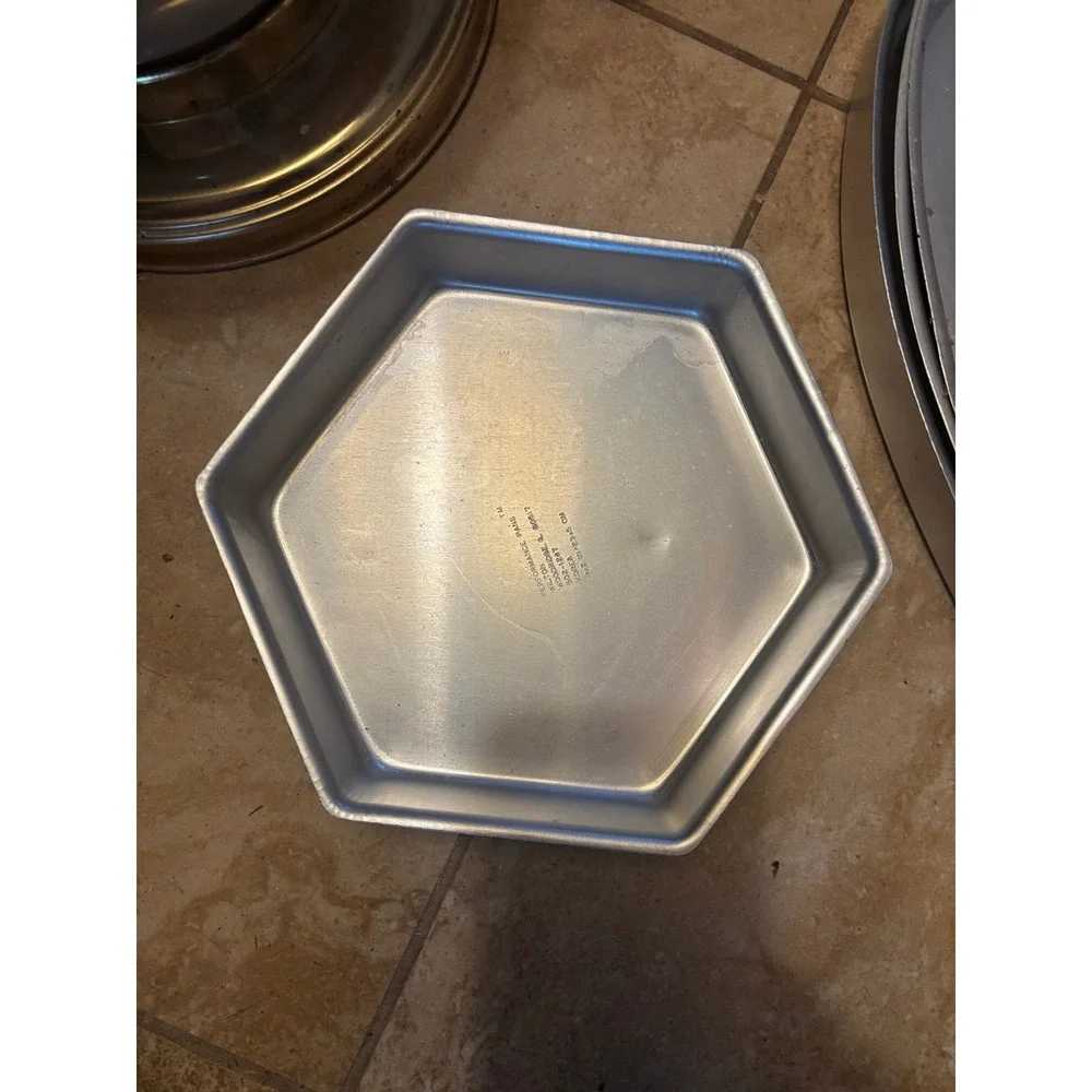 Wilton Heart Shaped Cake Pans Lot Of 4 Misc Sizes Great Condition. Vintage